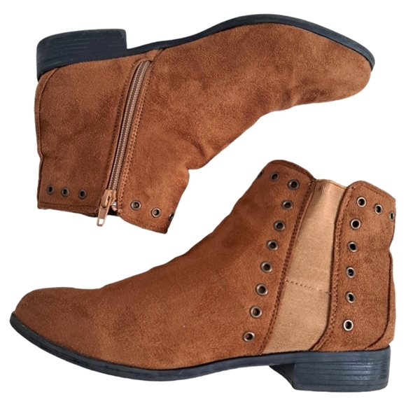 🌺2 for 15🌺 Olive Street Rusty Brown Ankle Booties Size 7.5 Vegan Suede - Picture 1 of 10